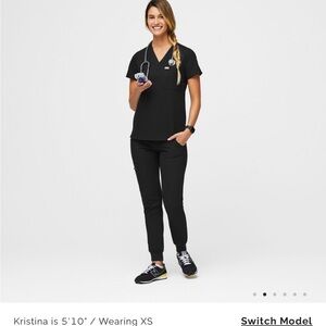 Black figs scrub top